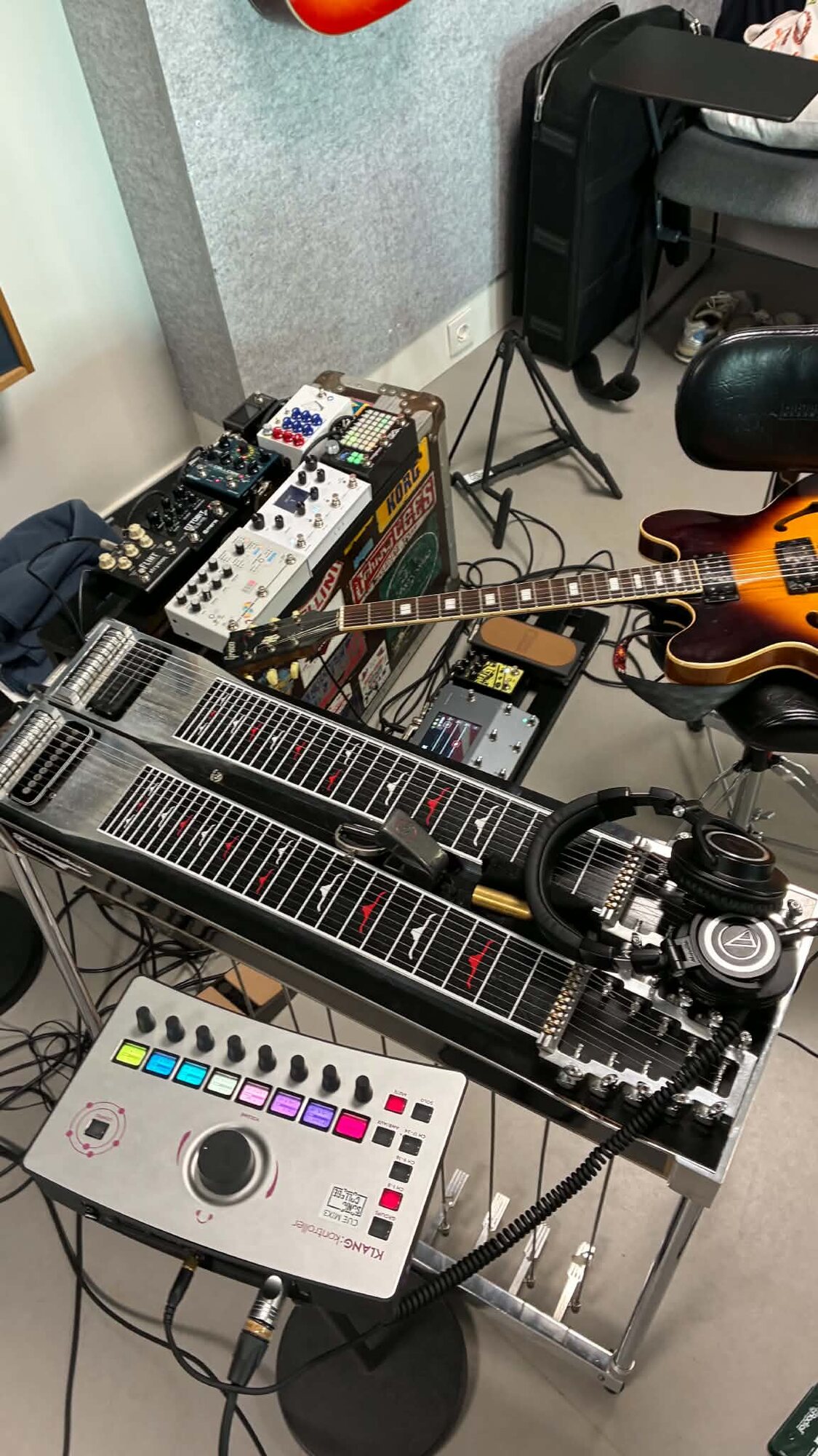 Pedal steel and pedalboard